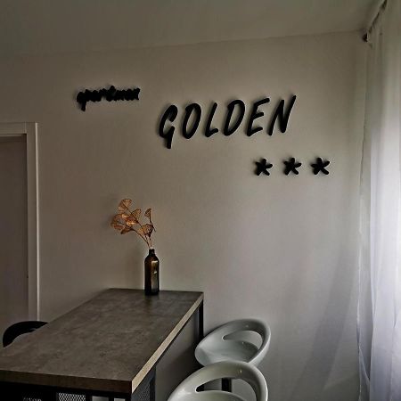 Golden - Self Check In Apartment Osijek Luaran gambar