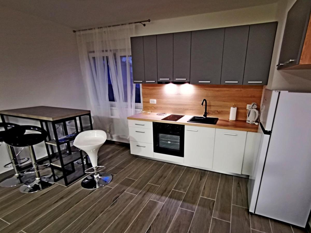 Golden - Self Check In Apartment Osijek Luaran gambar