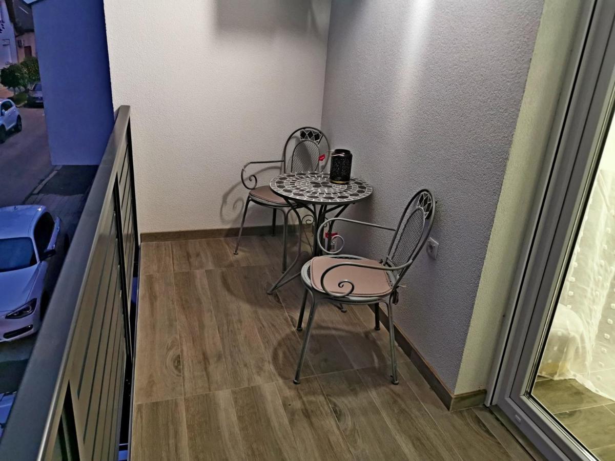 Golden - Self Check In Apartment Osijek Luaran gambar
