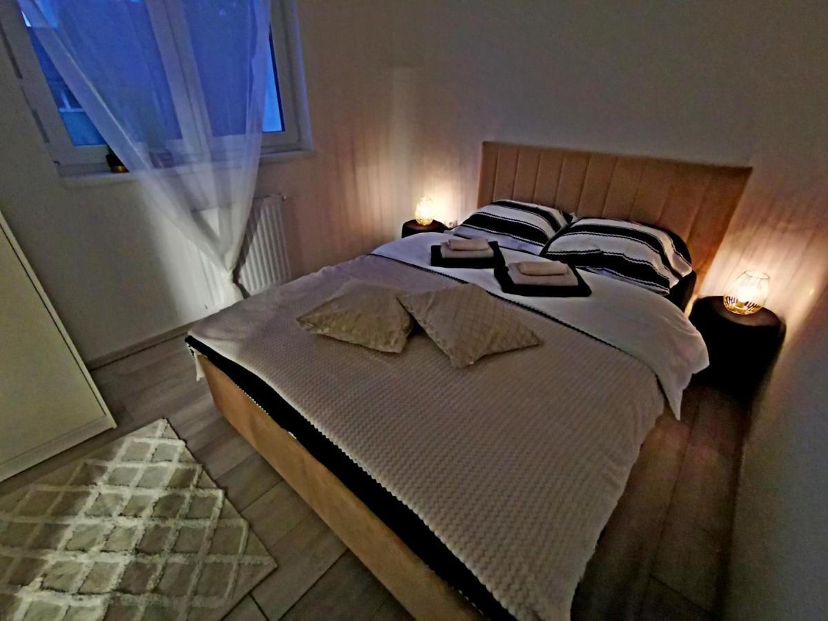 Golden - Self Check In Apartment Osijek Luaran gambar
